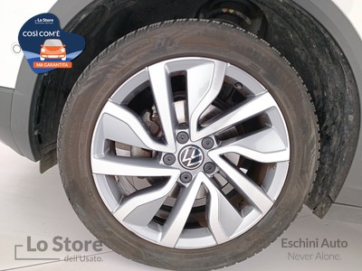 8 - Volkswagen T-Roc eschini auto