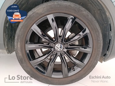 8 - Volkswagen T-Roc eschini auto