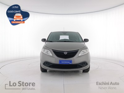 2 - Lancia Ypsilon eschini auto