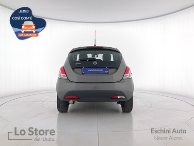 5 - Lancia Ypsilon eschini auto