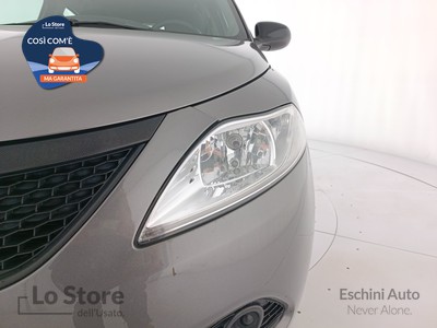 7 - Lancia Ypsilon eschini auto