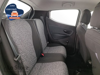 9 - Lancia Ypsilon eschini auto