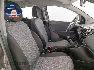 10 - Lancia Ypsilon eschini auto