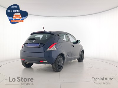 4 - Lancia Ypsilon eschini auto