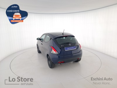 6 - Lancia Ypsilon eschini auto