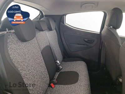 9 - Lancia Ypsilon eschini auto