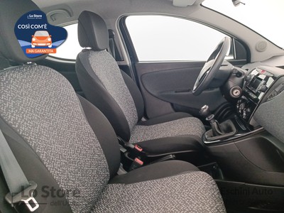 10 - Lancia Ypsilon eschini auto