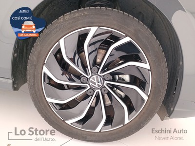 8 - Volkswagen Golf eschini auto