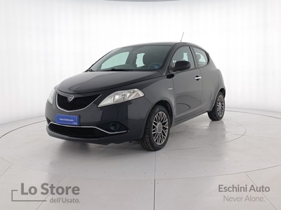 1 - Lancia Ypsilon eschini auto