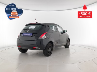 4 - Lancia Ypsilon eschini auto