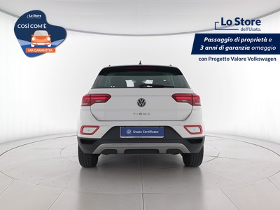 5 - Volkswagen T-Roc eschini auto