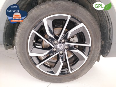 8 - Mg ZS eschini auto