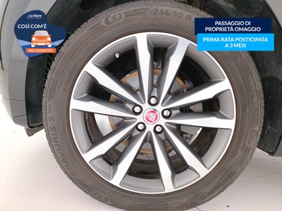 8 - Jaguar F-Pace eschini auto