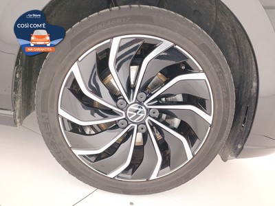 8 - Volkswagen Golf eschini auto