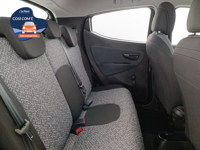 9 - Lancia Ypsilon eschini auto