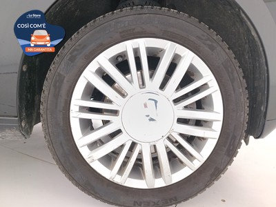 8 - Volkswagen up! eschini auto