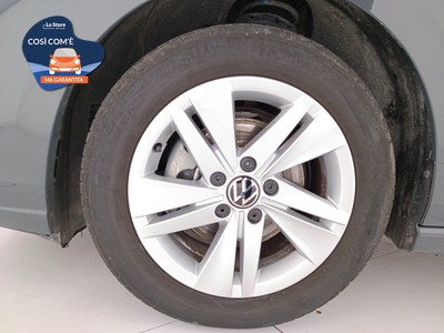 8 - Volkswagen Golf eschini auto