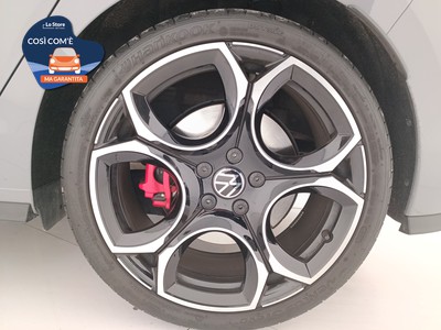 8 - Volkswagen Golf eschini auto
