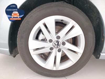 8 - Volkswagen Golf eschini auto
