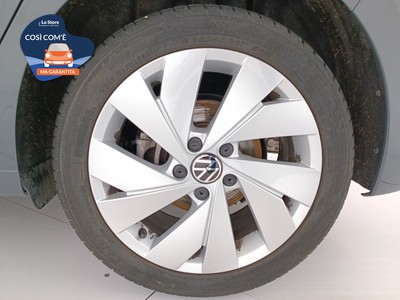 8 - Volkswagen Golf eschini auto