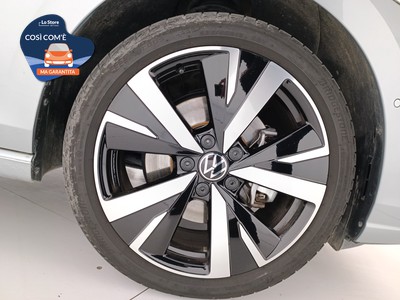 8 - Volkswagen Golf eschini auto