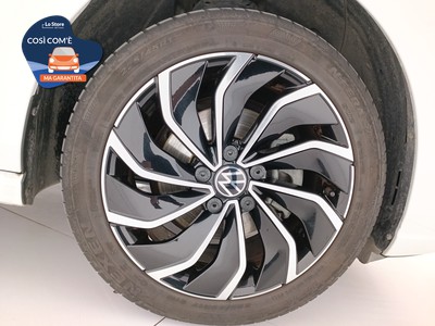 8 - Volkswagen Golf eschini auto