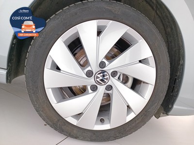 8 - Volkswagen Golf eschini auto