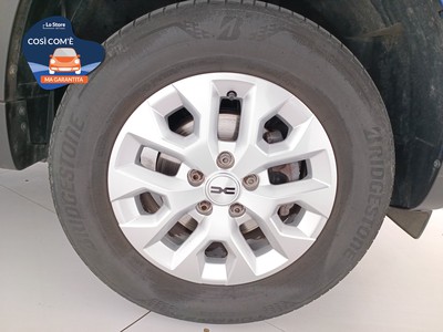 8 - Dacia Duster eschini auto